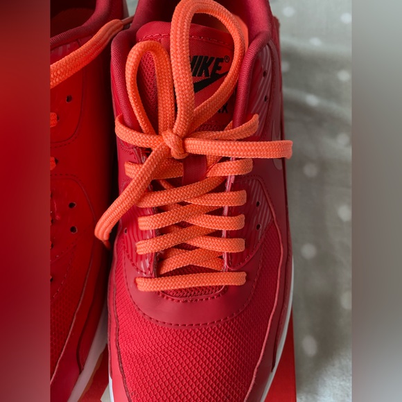 Women’s Air Max 90 Ultra Essential. - Picture 13 of 16